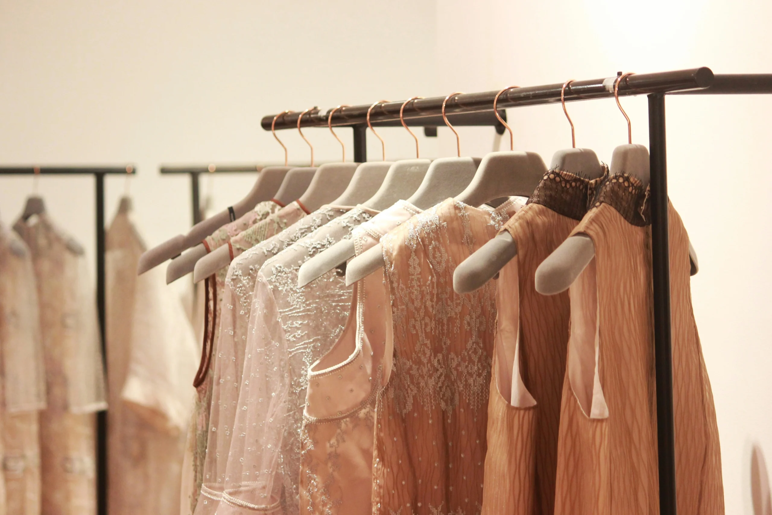 Wedding day wardrobe essentials for bridal dress touch-ups